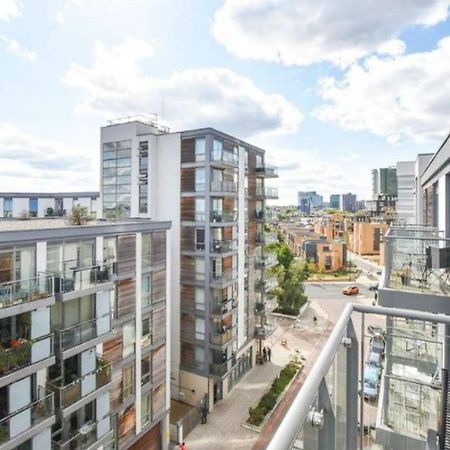 New Stylish 1 Bedroom Flat Stunning Balcony Views Brentford Exterior foto