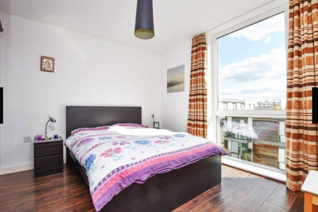 New Stylish 1 Bedroom Flat Stunning Balcony Views Brentford Exterior foto